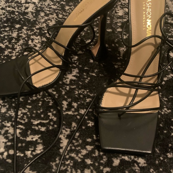 Tie up square top 4.5 inch heel just like new 😃 - Picture 5 of 6